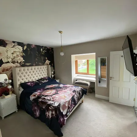 Family Duplex Perfectly Located *